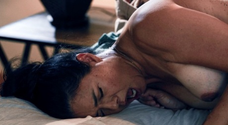 Fucking mom besides daddy sleeping